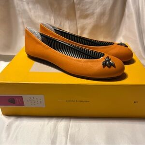 Pilcro and The Letterpress Anthropologie Orange Leather Bee Charm Flats Sz 6
